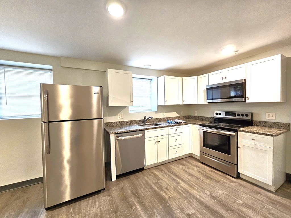 30 Elmwood Park, Unit 4, Quincy, MA 02170 Compass