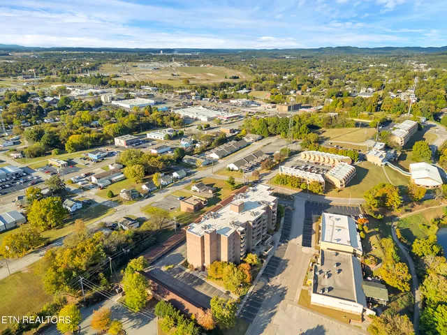 $250,000 | 106 Regal Tower, Maryville, TN 37804