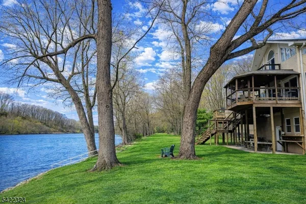 $545,000 | 9 Riveredge Lane, Phillipsburg, NJ 08865