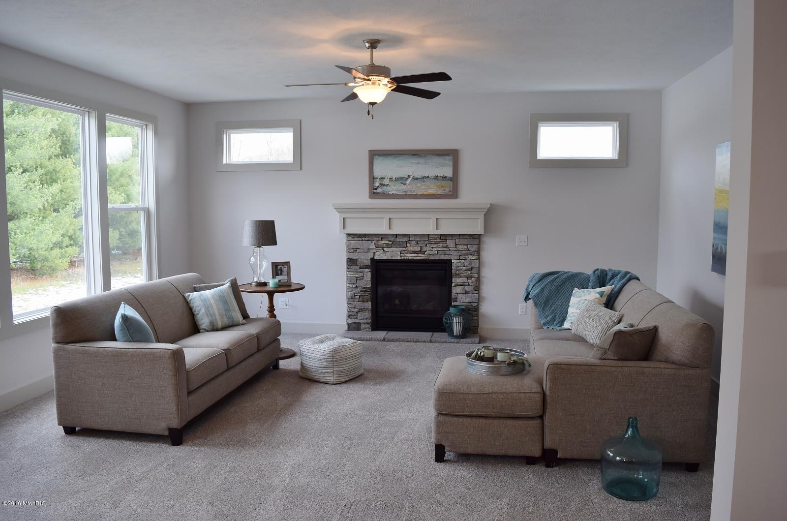 2085 East View Drive Jenison, MI 49428 - Photo 6 of 13 Living Room
