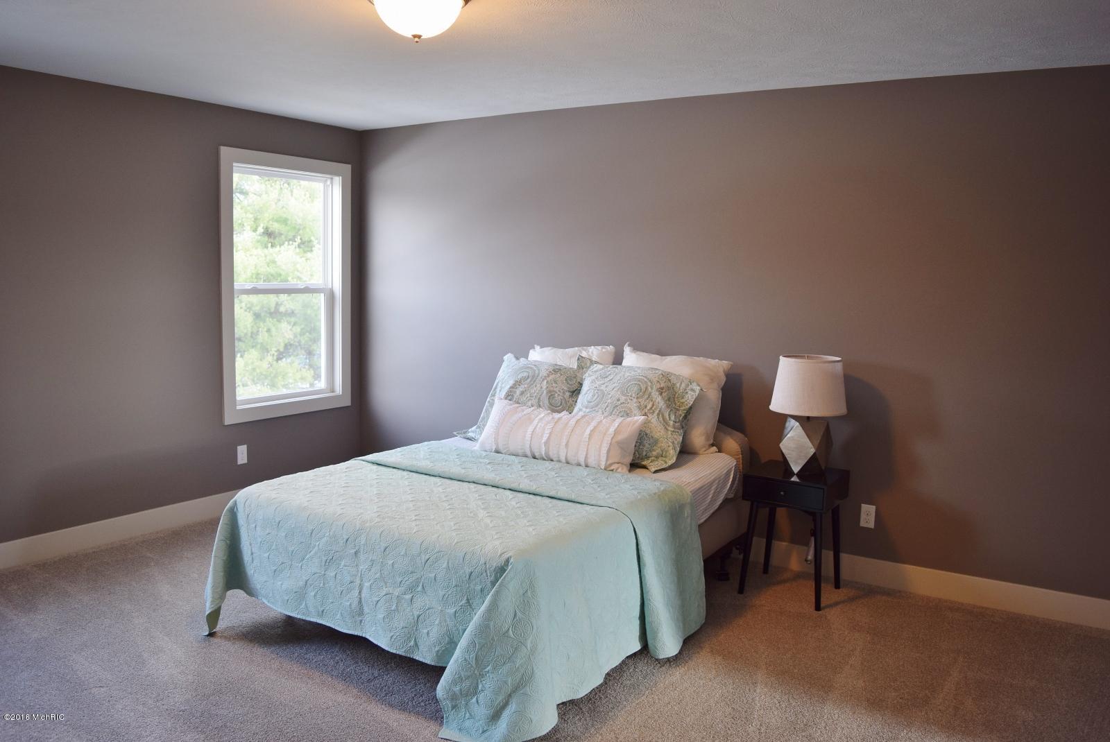 2085 East View Drive Jenison, MI 49428 - Photo 7 of 13 Master Bedroom