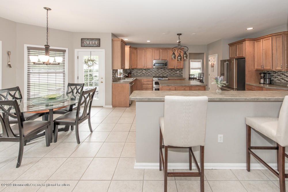 11 Round Hill Road Jackson, NJ 08527 - Photo 5 of 69 OPEN CONCEPT