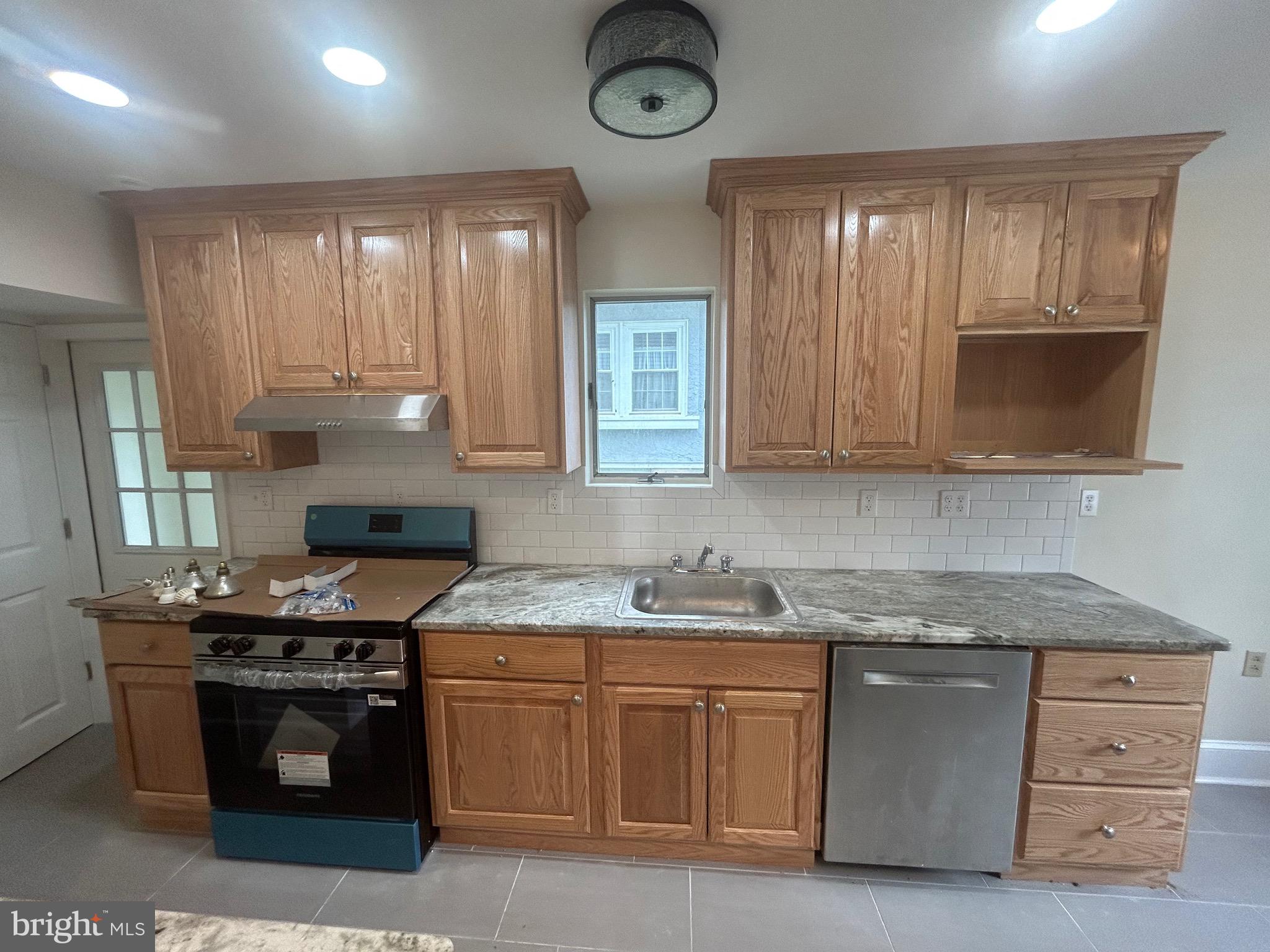 243 Rockglen Road Wynnewood, PA 19096 - Photo 2 of 19