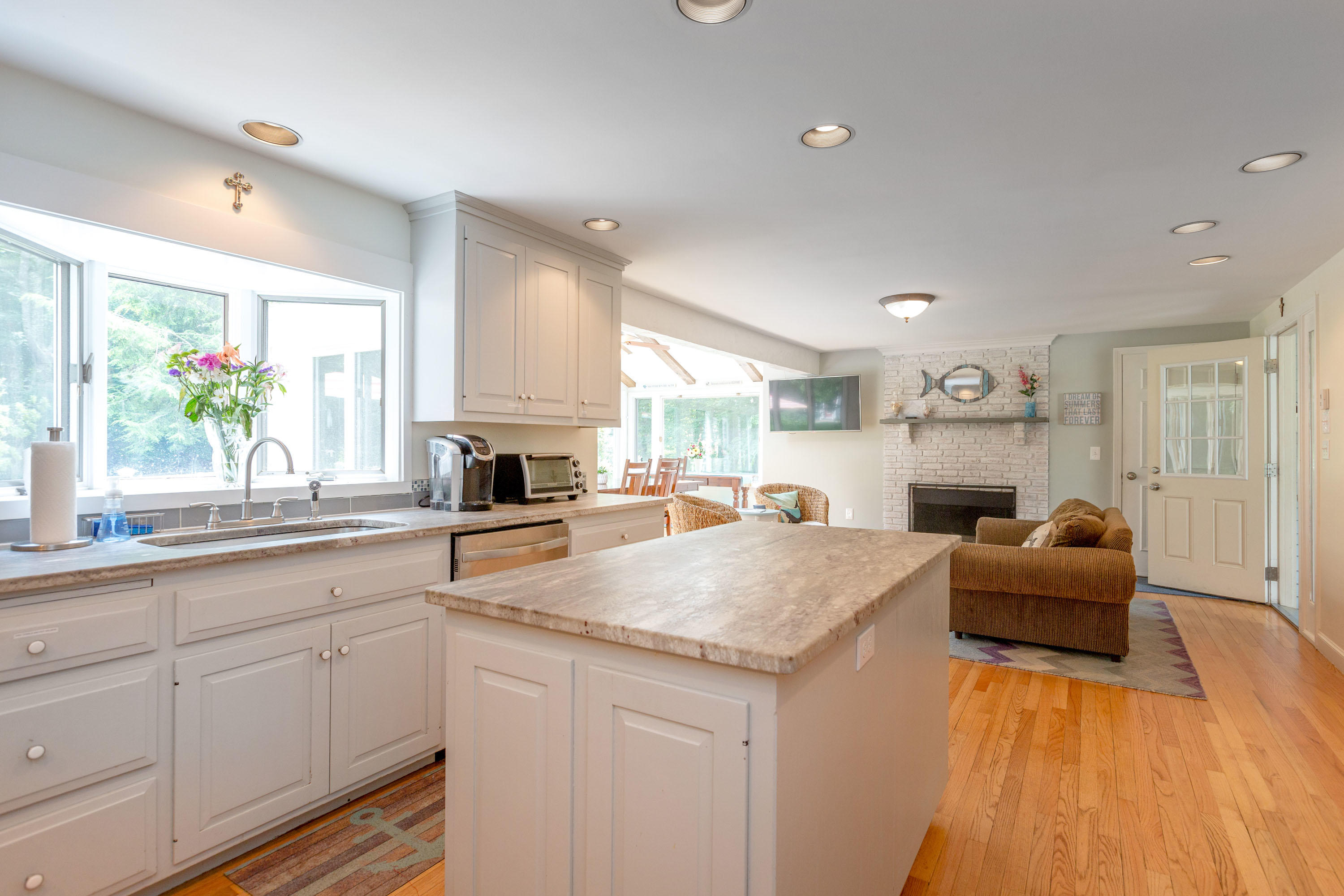 10 Constitution Road Kennebunk, ME 04043 - Photo 12 of 42 Kitchen Living