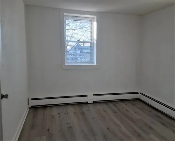 $1,800 | 143 Groveland Street, Unit 5, Haverhill, MA 01830