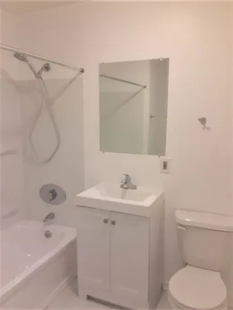 $1,800 | 143 Groveland Street, Unit 5, Haverhill, MA 01830