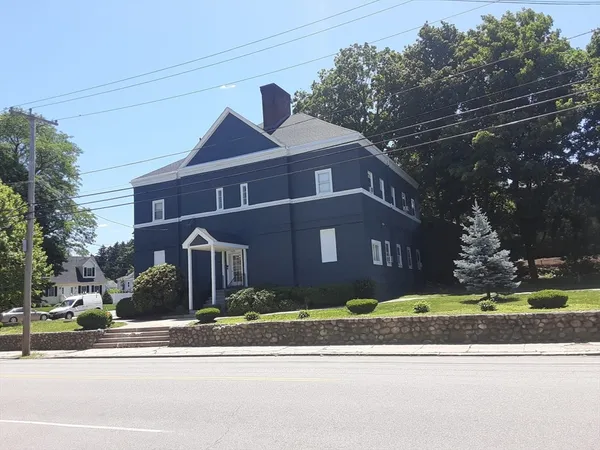 $1,800 | 143 Groveland Street, Unit 5, Haverhill, MA 01830