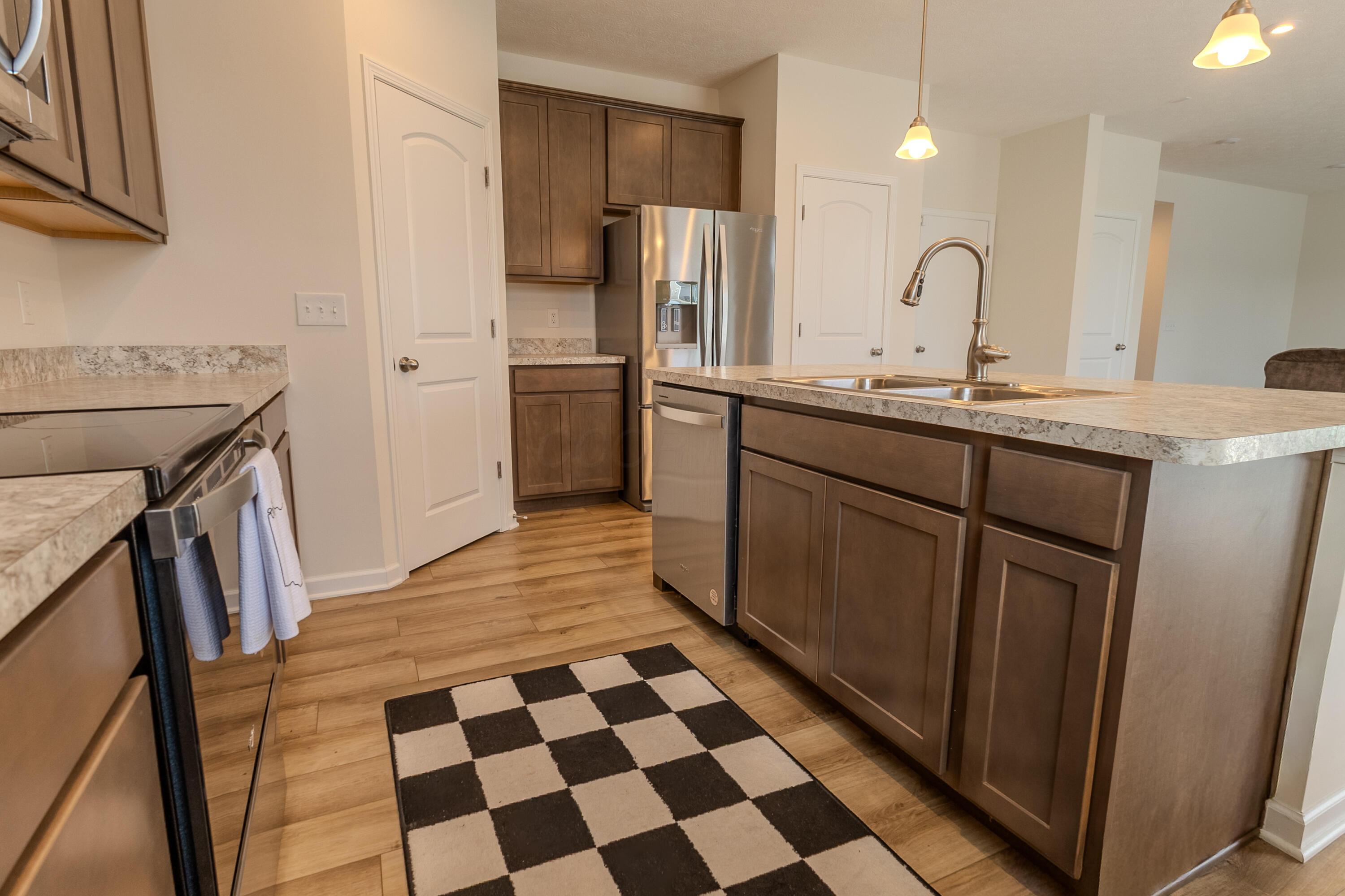 307 Honeysuckle Road Ashville, OH 43103 - Photo 8 of 37 Kitchen