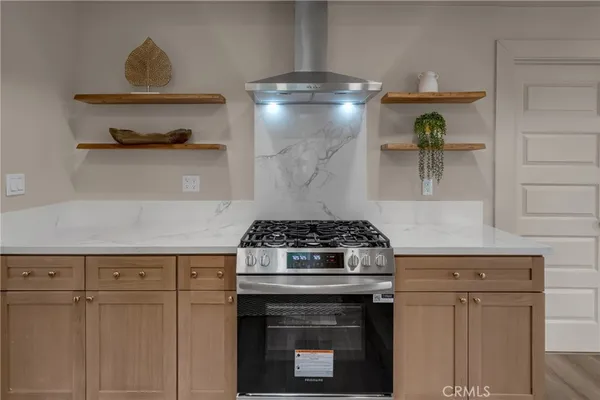$699,000 | 520 East 8th Street, Corona, CA 92879