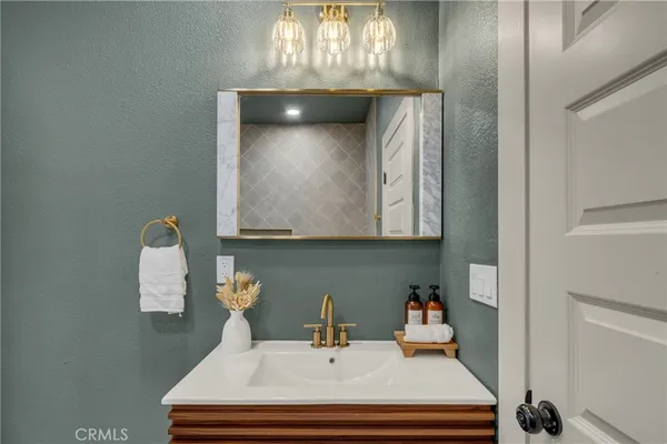 $699,000 | 520 East 8th Street, Corona, CA 92879