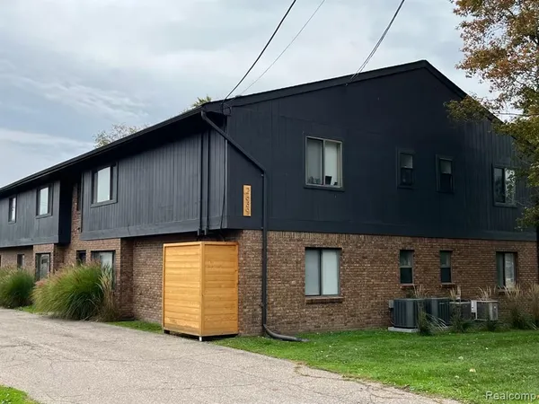 $1,850 | 2639 Columbia Road, Unit 4, Berkley, MI 48072