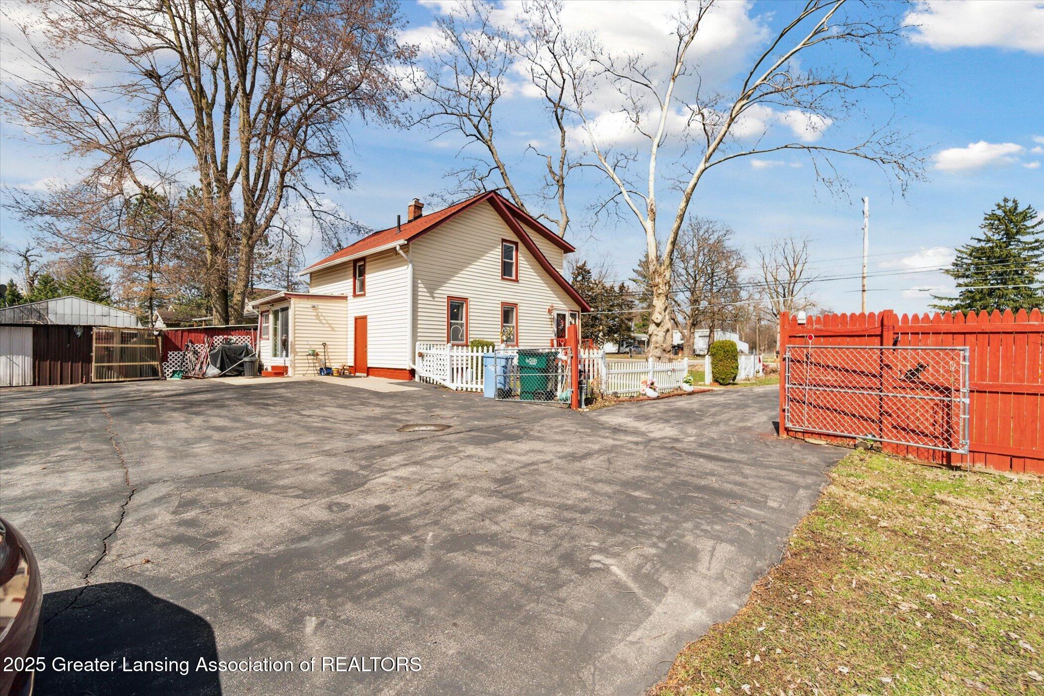 1717 West Jolly Road Lansing, MI 48910 - Photo 55 of 64 55-1717-W-Jolly-Rd-Lansing-MI-48910-Wind