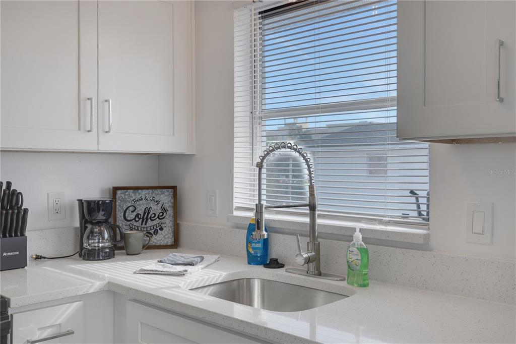 210 Albee Road West Nokomis, FL 34275 - Photo 15 of 48 Gallery Image 15