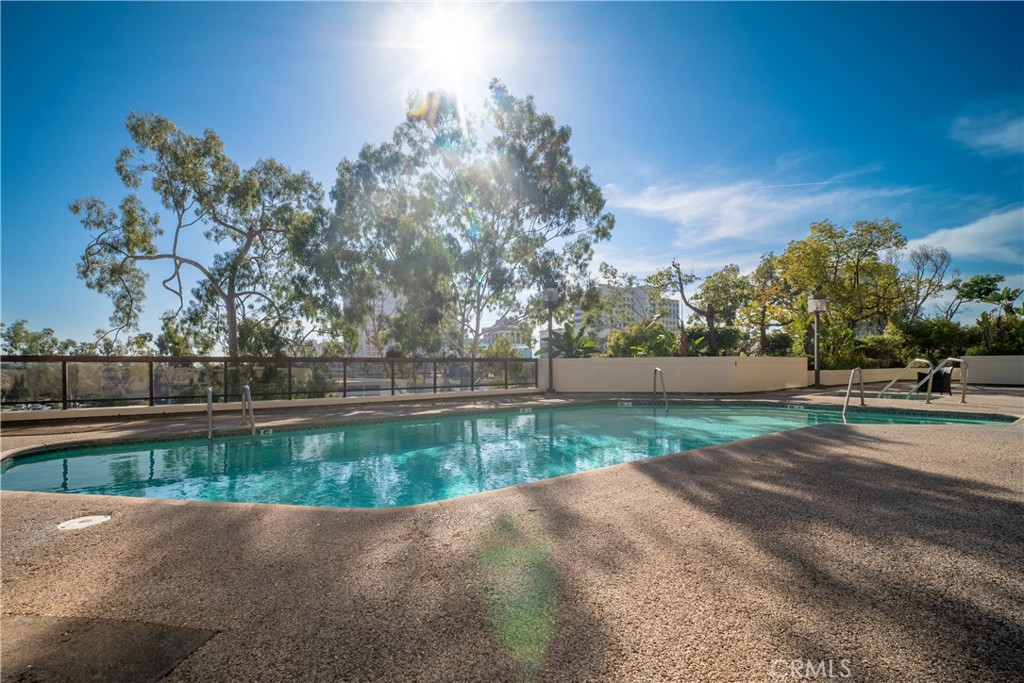 222 Monterey Road, Unit 206 Glendale, CA 91206 - Photo 21 of 22 a view of a backyard