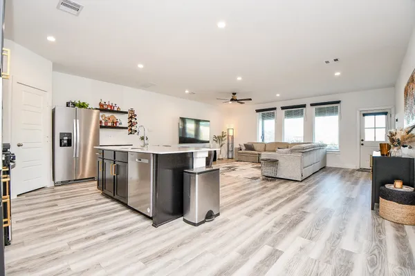 $2,500 | 2917 Skyline Mesa Drive, Houston, TX 77047