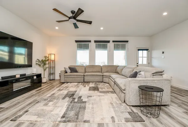 $2,500 | 2917 Skyline Mesa Drive, Houston, TX 77047