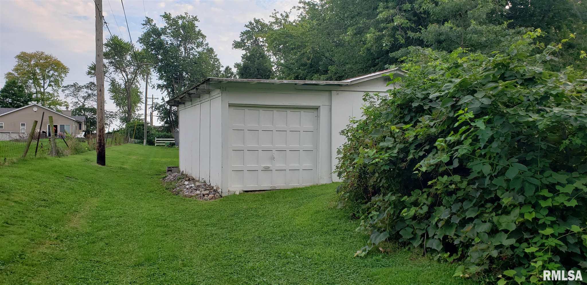 930 Flossmore Drive Springfield, IL 62711 - Photo 21 of 25 Gallery Image 21