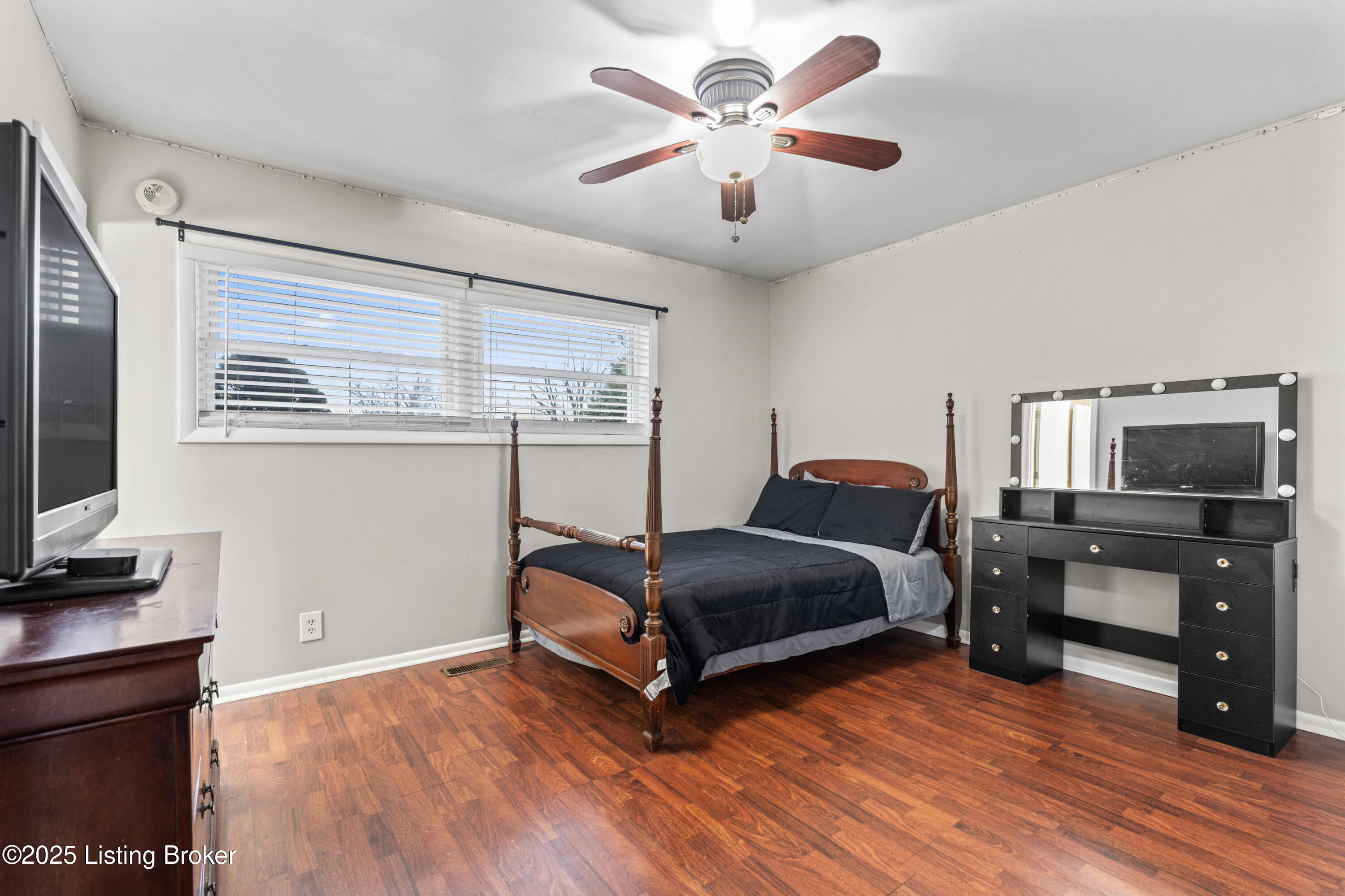 1900 Janlyn Road Louisville, KY 40299 - Photo 17 of 38 photos_high_resolution_DSC00396