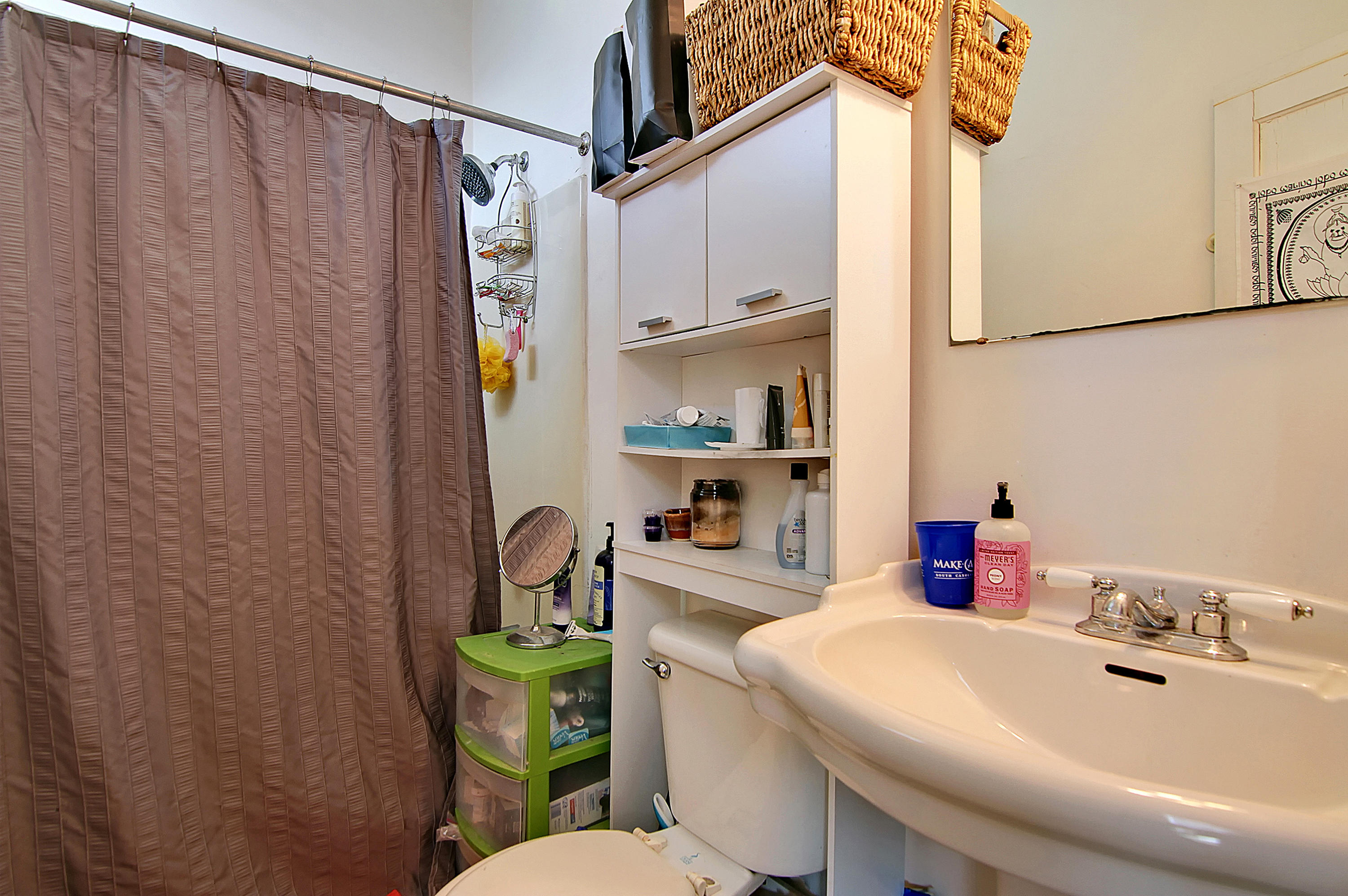 256-256.5 Rutledge Avenue Charleston, SC 29403 - Photo 33 of 36 256 1/2 Bathroom