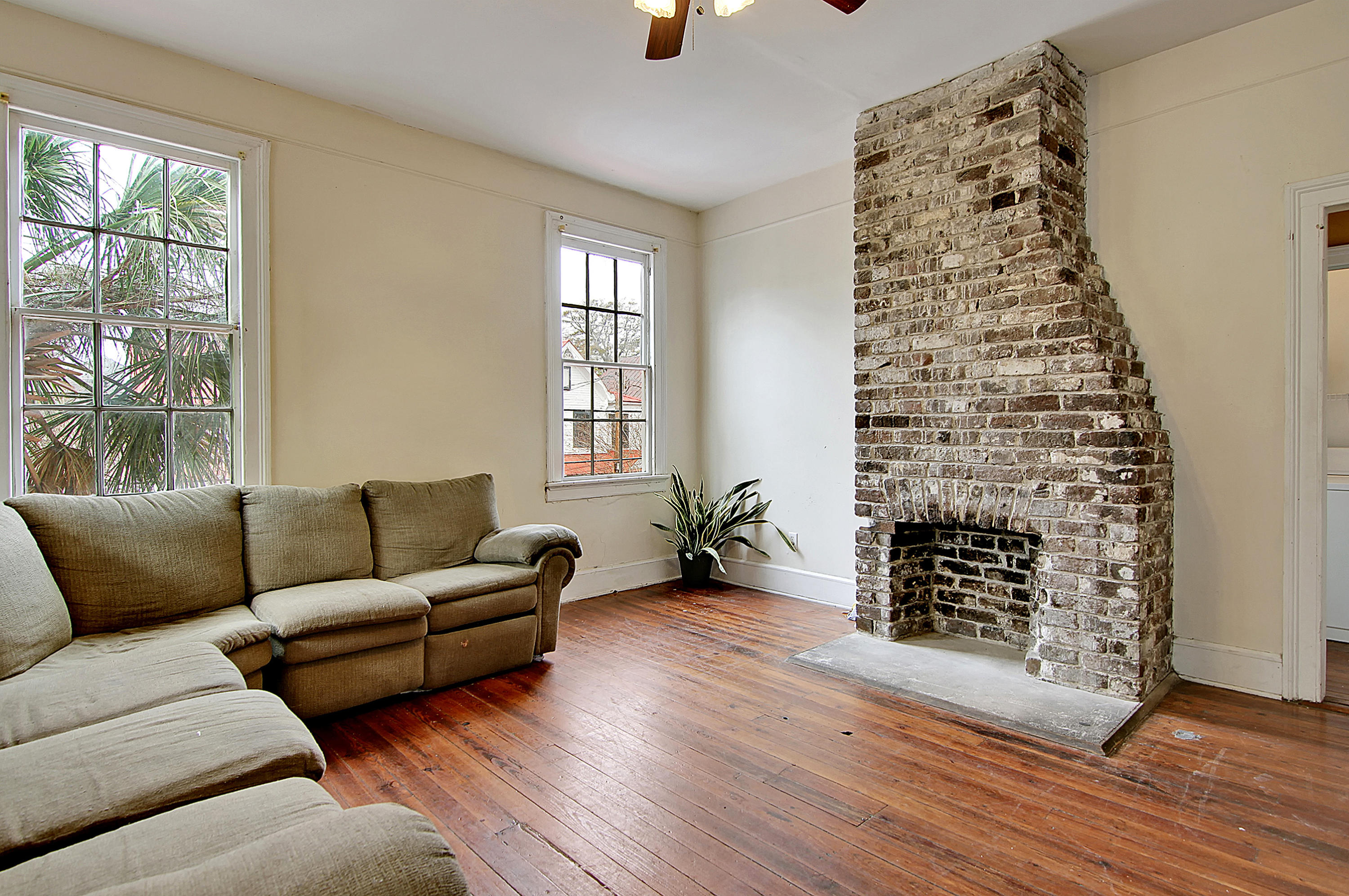 256-256.5 Rutledge Avenue Charleston, SC 29403 - Photo 6 of 36 Living Room