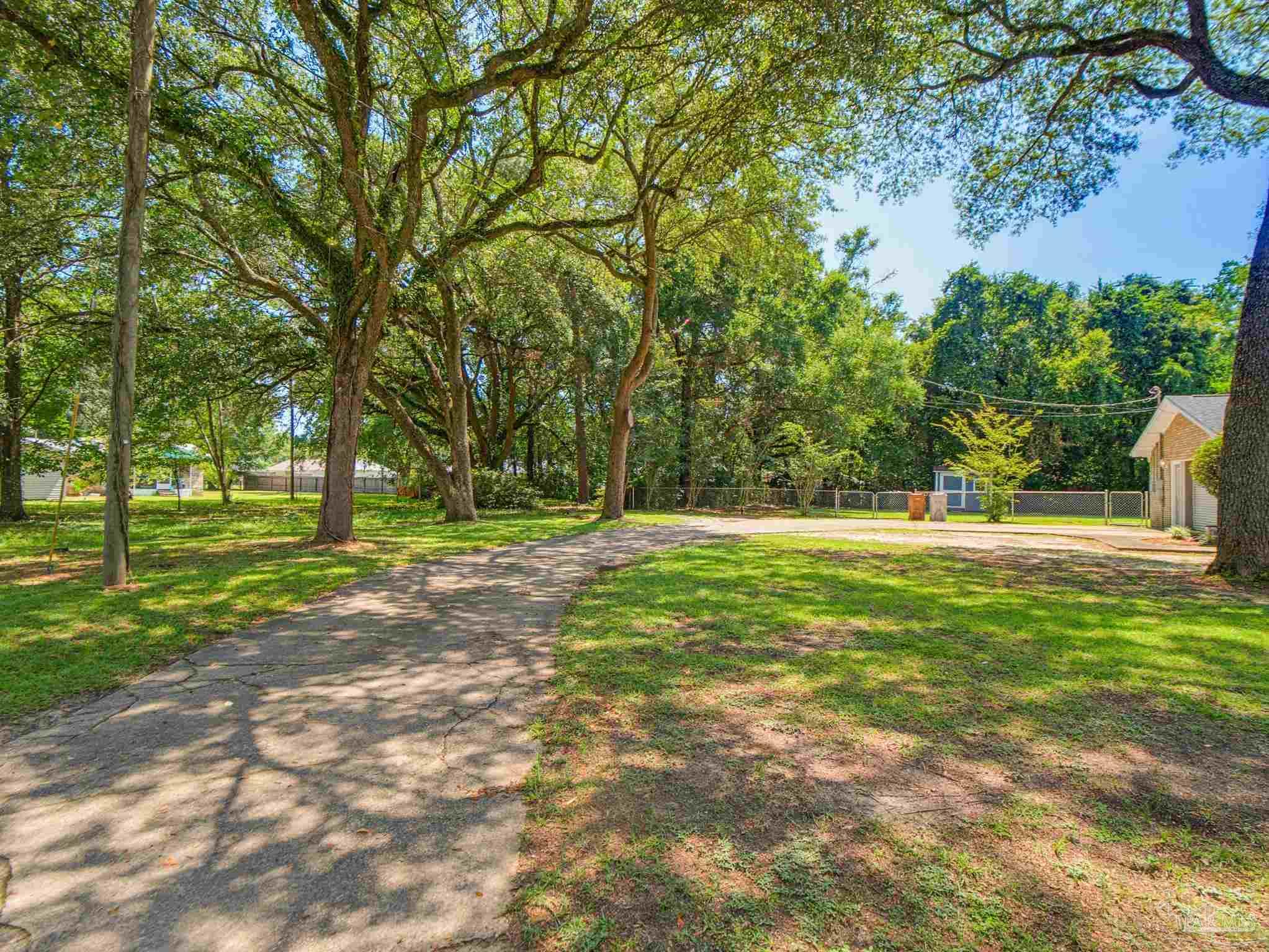 5692 Pine Ridge Drive Milton, FL 32570 - Photo 4 of 43