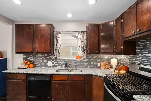 $1,650 | 1530 Southwest 19th Street, San Antonio, TX 78207