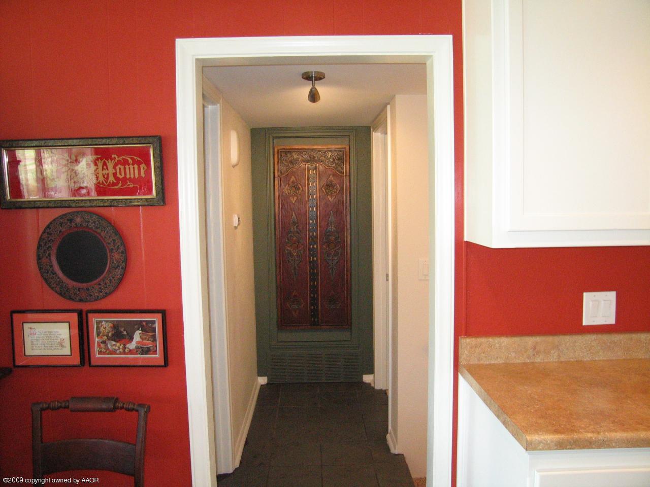 7 Nottingham Road Amarillo, TX 79124 - Photo 12 of 28 Hallway