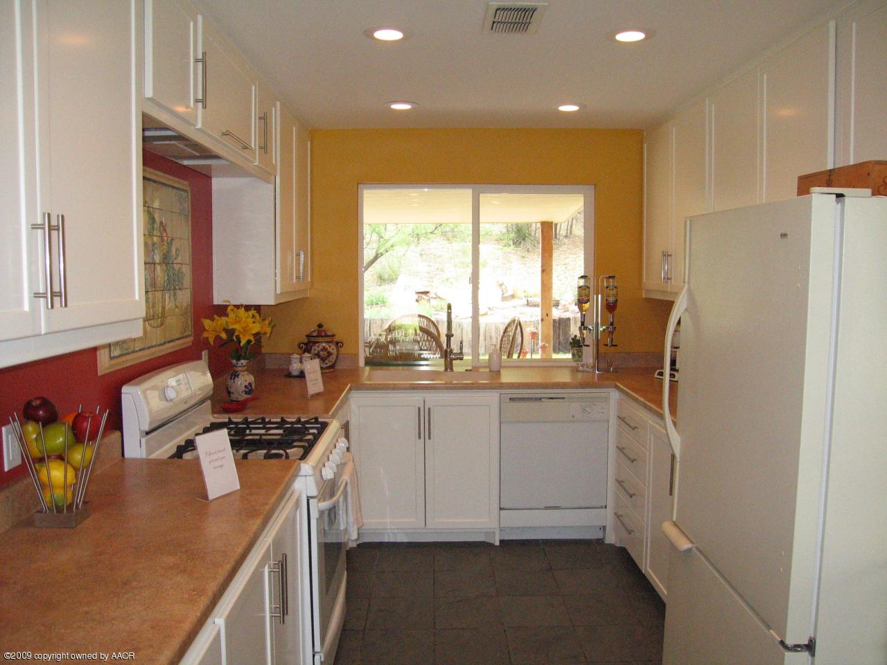 7 Nottingham Road Amarillo, TX 79124 - Photo 9 of 28 Kitchen