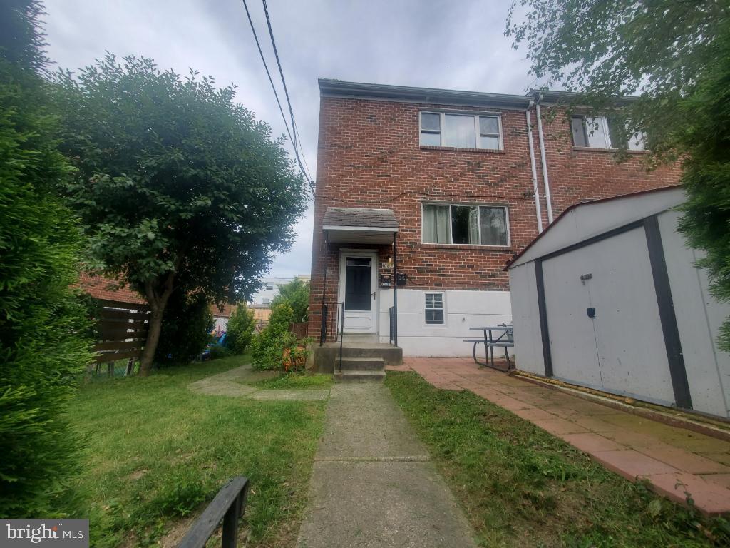 10855 Academy Road Philadelphia, PA 19154 - Photo 1 of 20