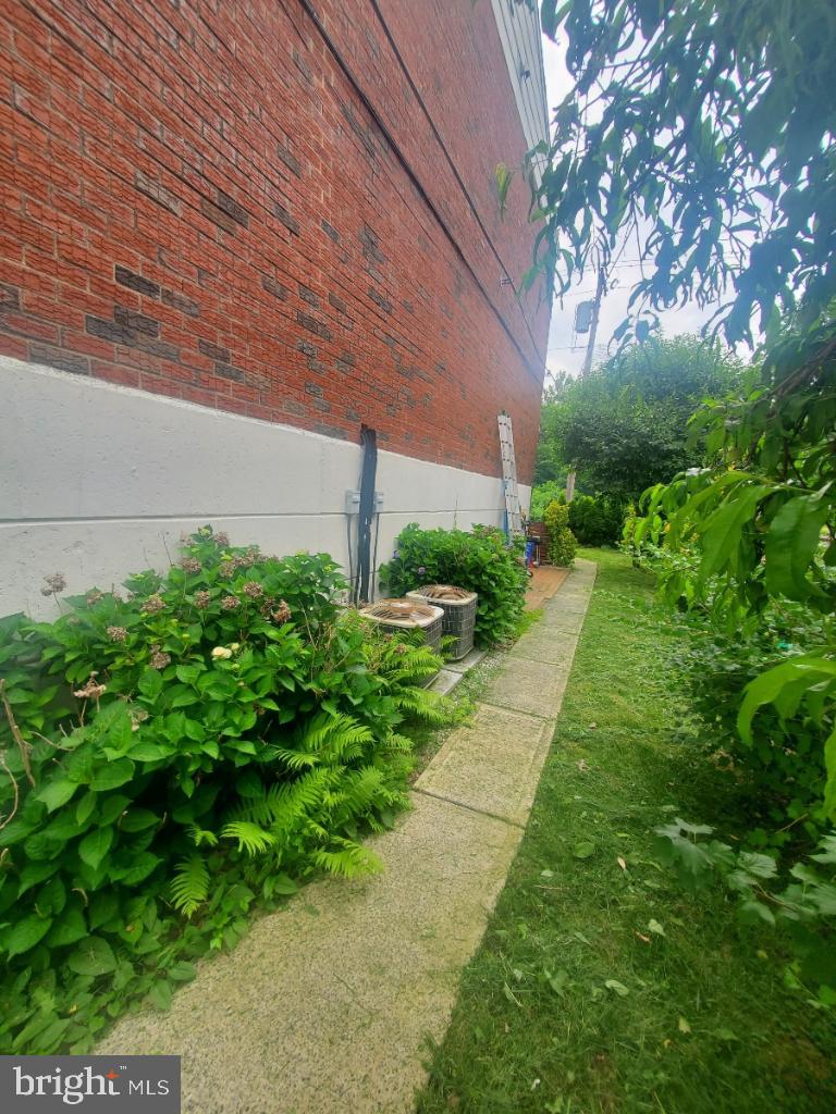 10855 Academy Road Philadelphia, PA 19154 - Photo 3 of 20