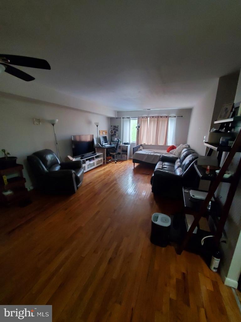 10855 Academy Road Philadelphia, PA 19154 - Photo 4 of 20