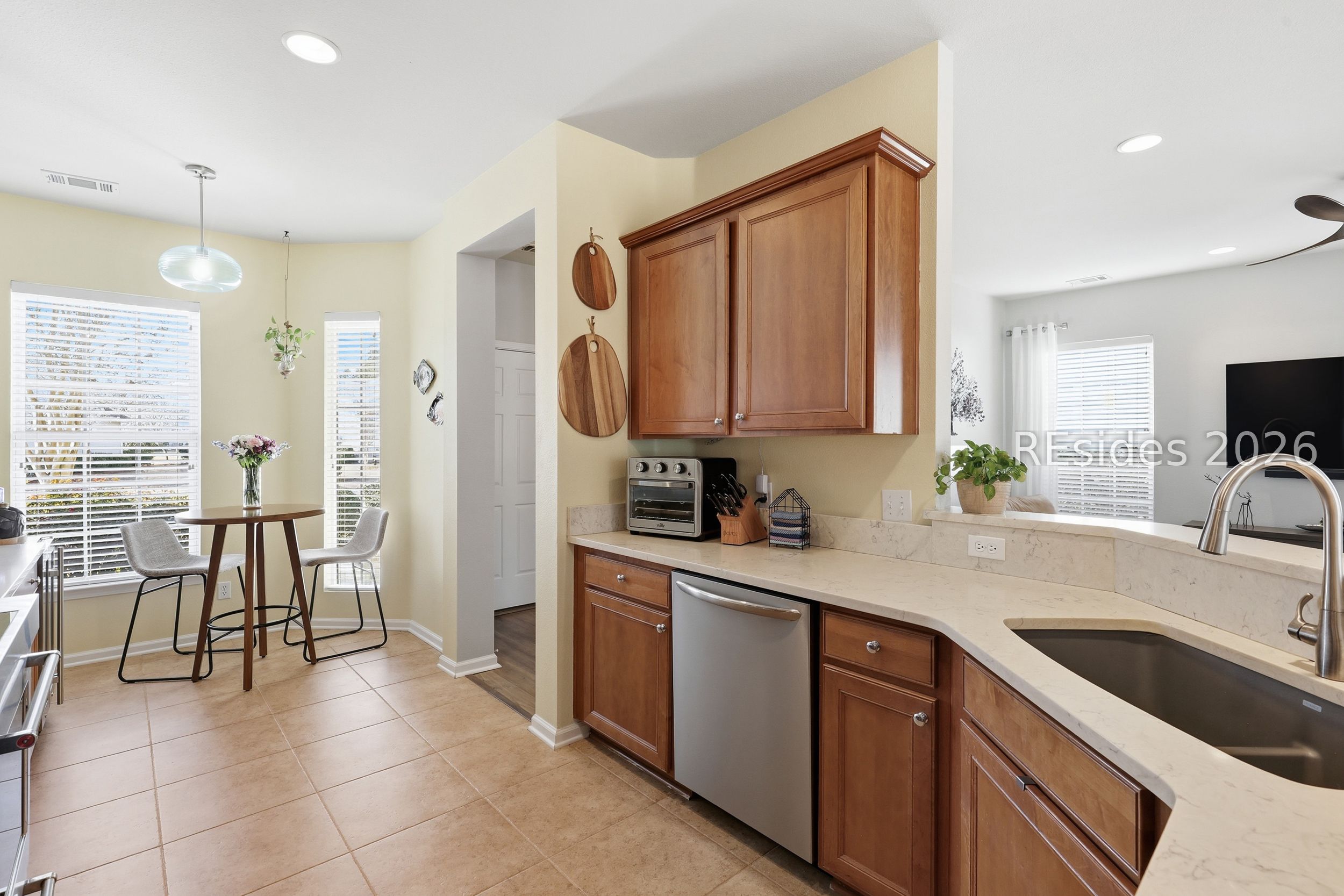48 Seaford Place Bluffton, SC 29909 - Photo 12 of 37 Quartz Counter tops