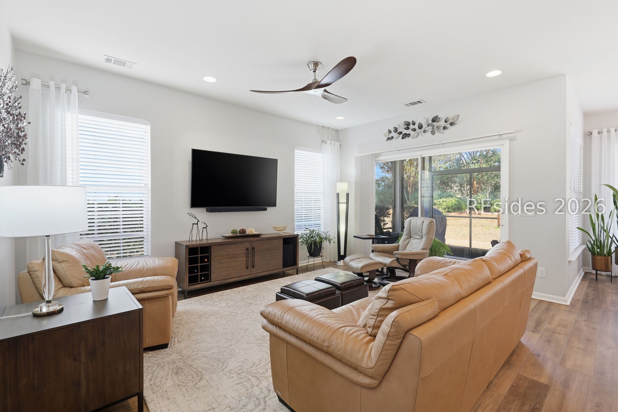 48 Seaford Place Bluffton, SC 29909 - Photo 5 of 37 full size Living Room