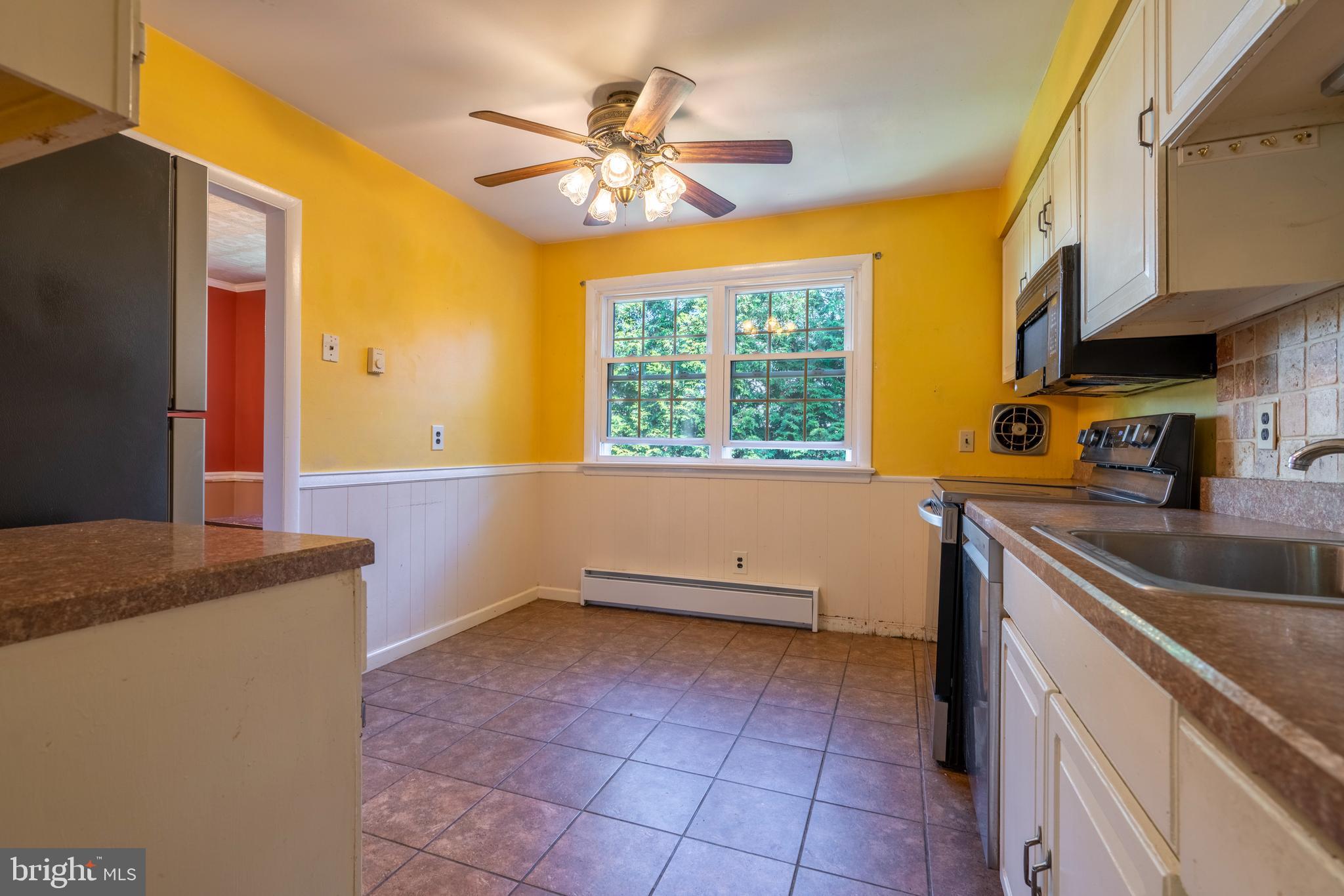 101 Mill Road Oreland, PA 19075 - Photo 13 of 39 Kitchen
