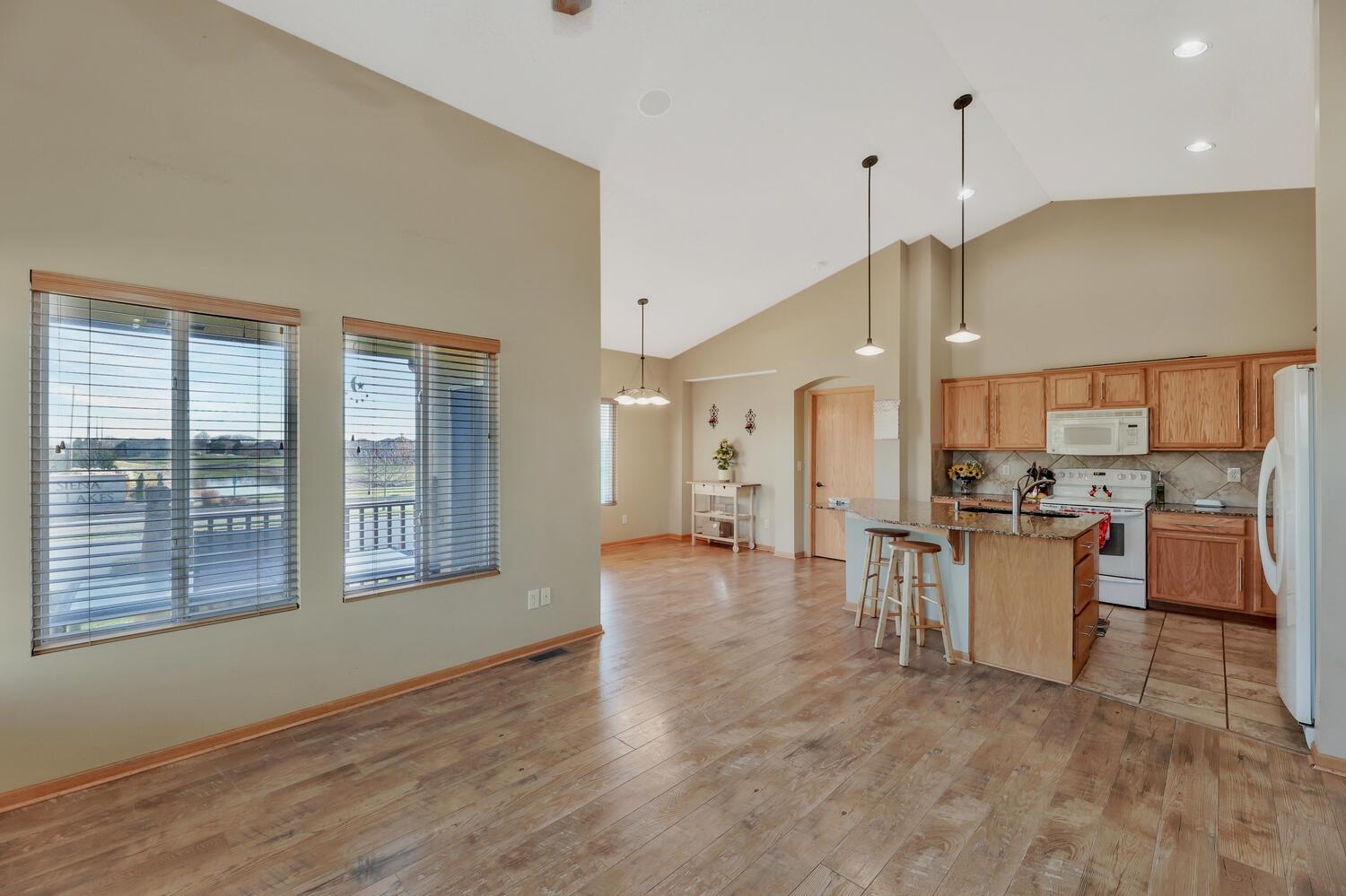3774 Ridge Port Court Wichita, KS 67205 - Photo 8 of 36