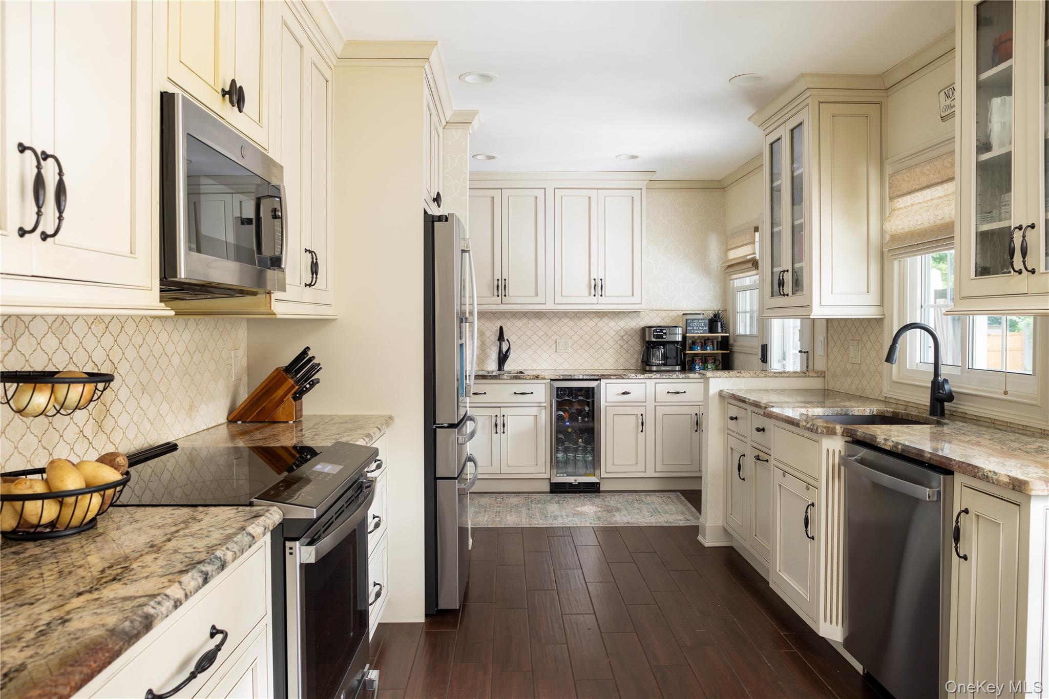 115 Shore Road Patchogue, NY 11772 - Photo 5 of 19
