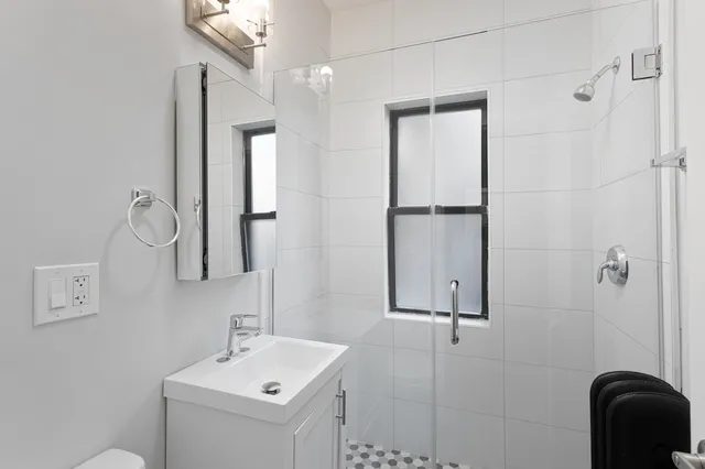 $1,600 | 1651 West Jonquil Terrace, Unit 8, Chicago, IL 60626