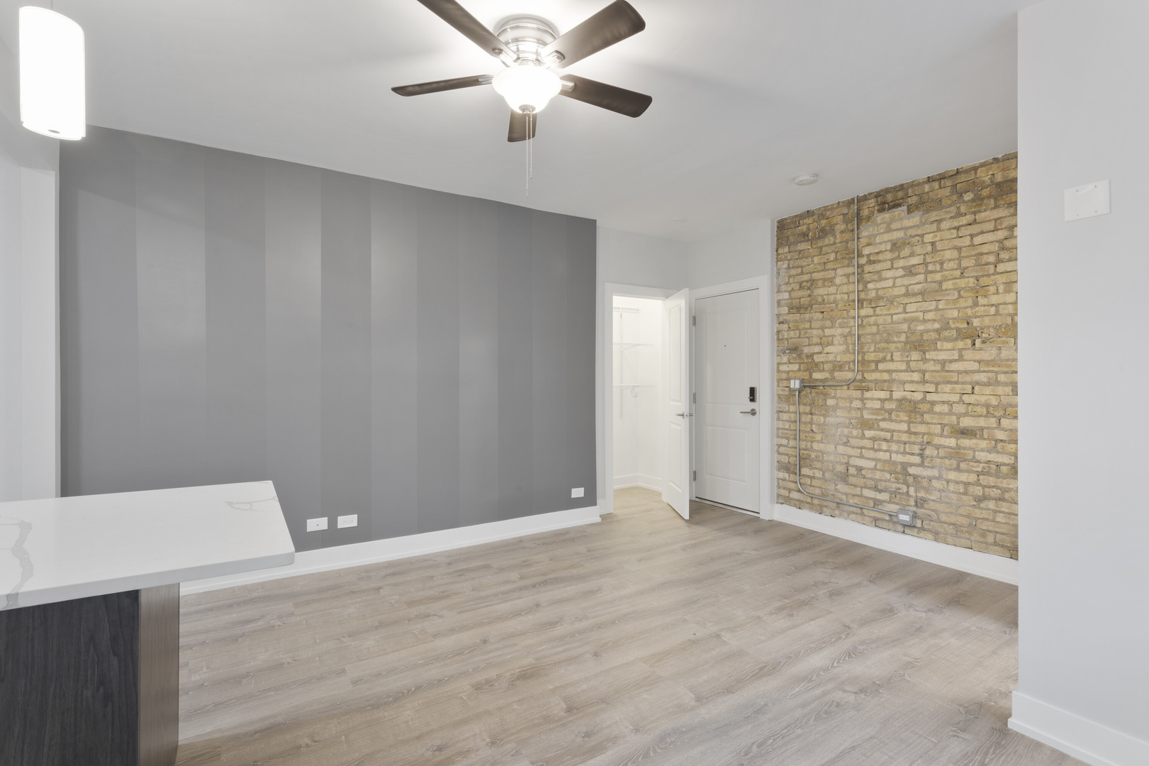 1651 West Jonquil Terrace, Unit 8 Chicago, IL 60626 - Photo 7 of 17 a view of an empty room with a bathroom