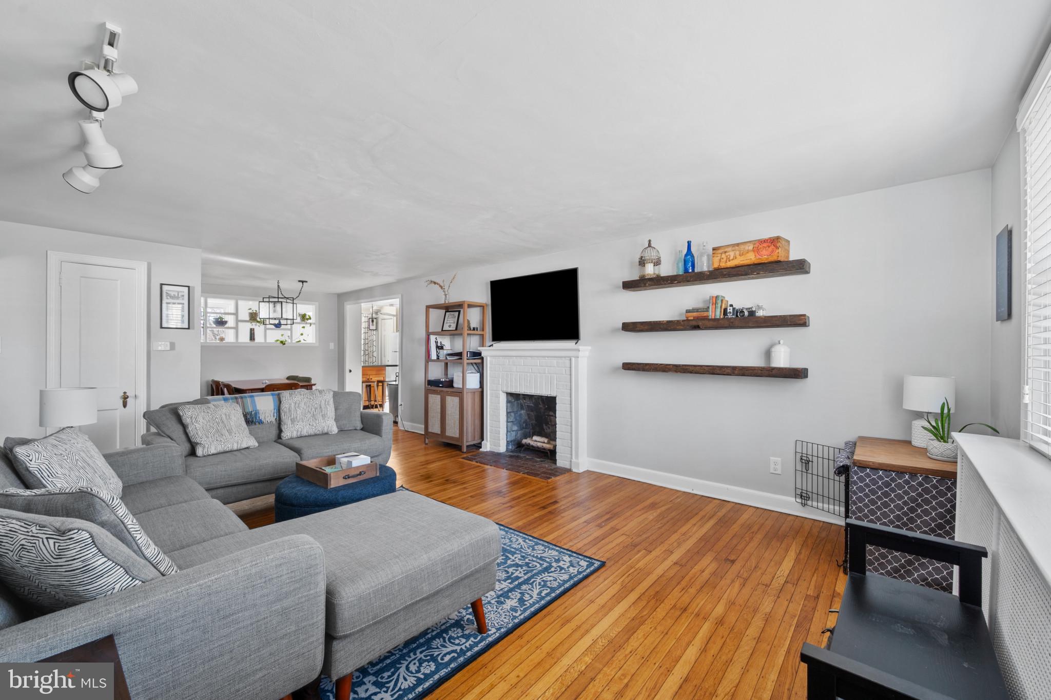 737 Cottage Road Glenside, PA 19038 - Photo 11 of 25 Gallery Image 11