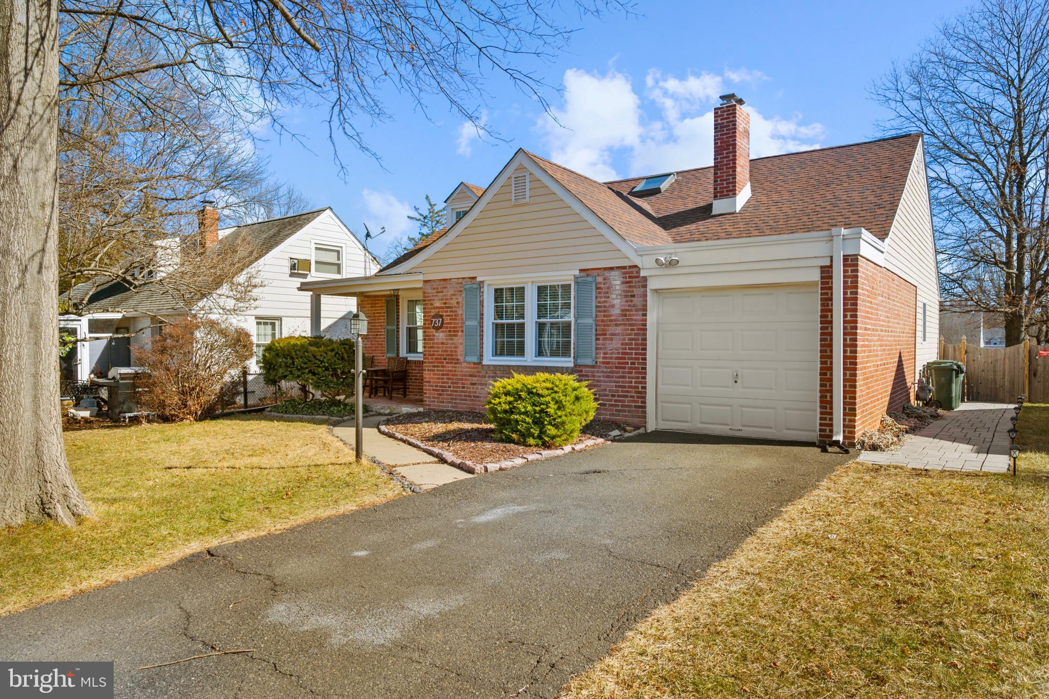 737 Cottage Road Glenside, PA 19038 - Photo 2 of 25 Gallery Image 2
