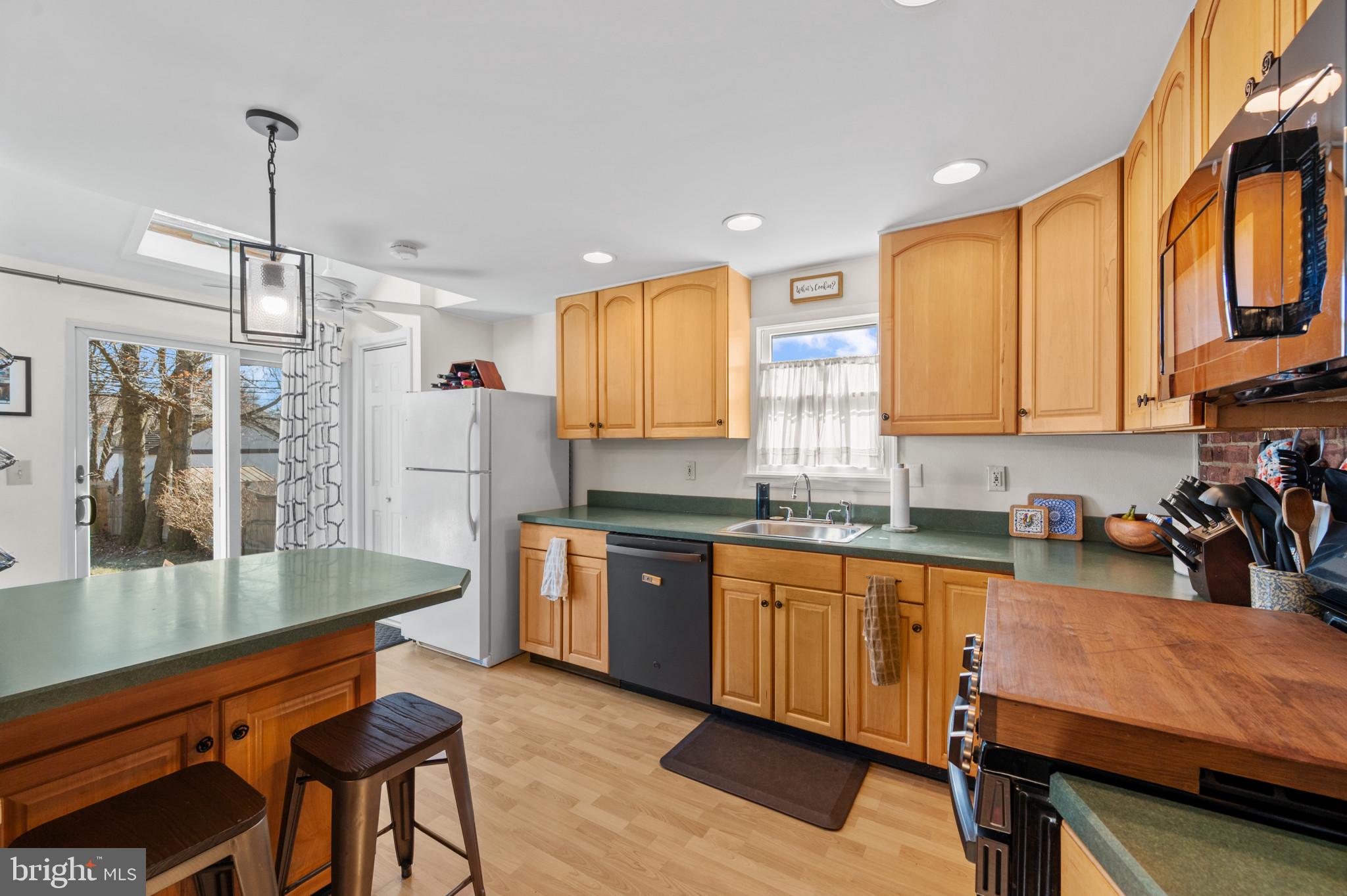 737 Cottage Road Glenside, PA 19038 - Photo 4 of 25 Gallery Image 4