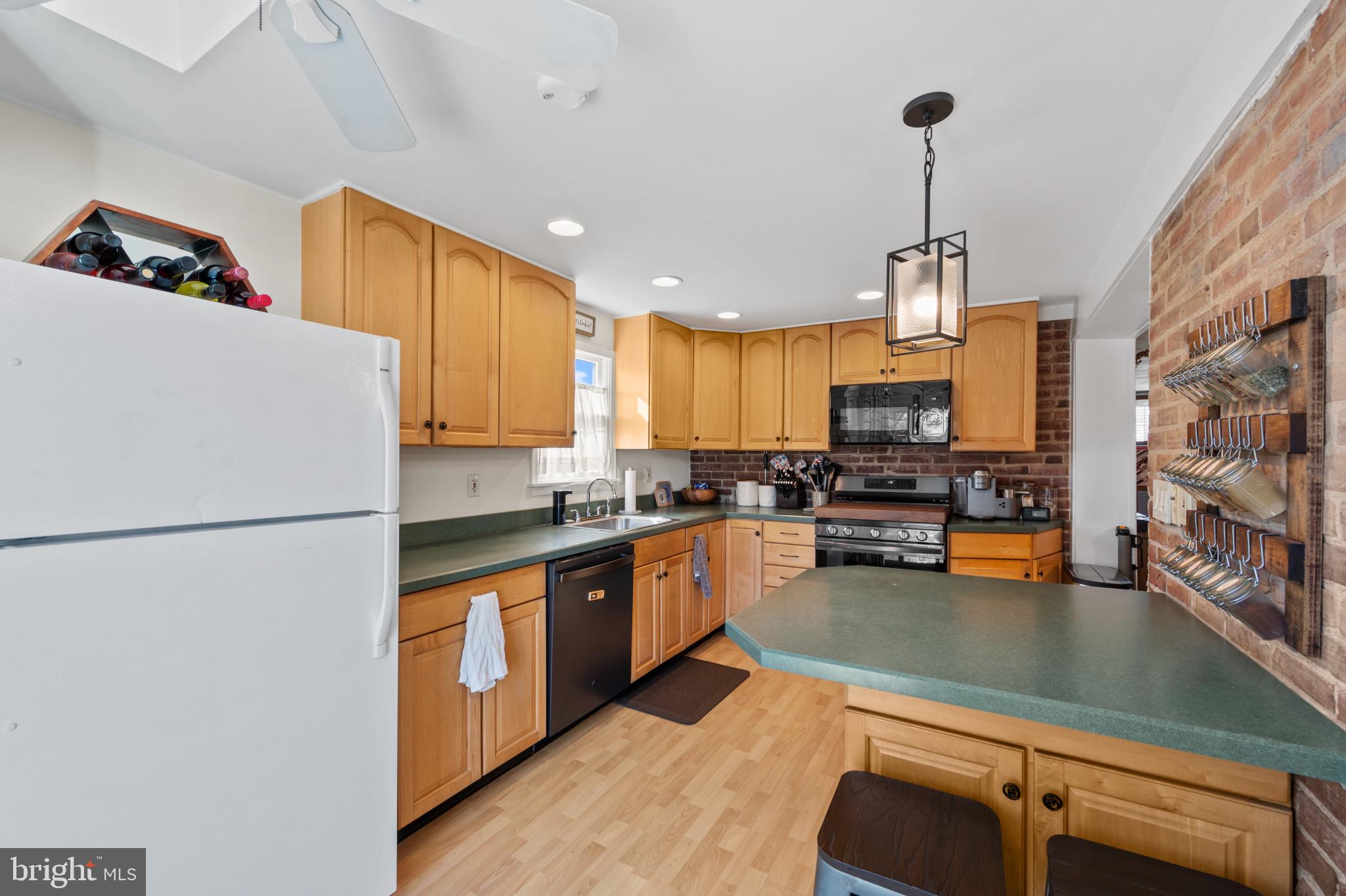 737 Cottage Road Glenside, PA 19038 - Photo 8 of 25 Gallery Image 8