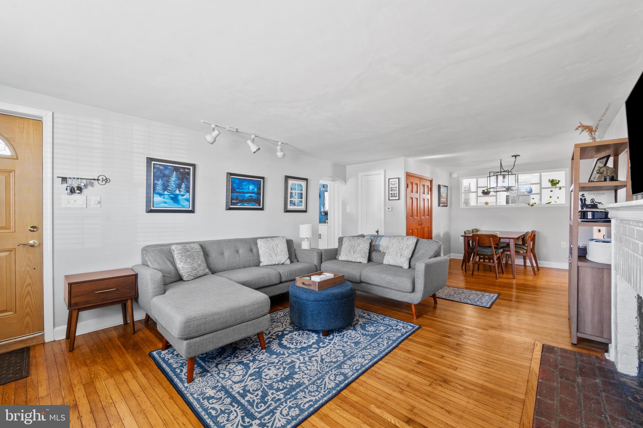 737 Cottage Road Glenside, PA 19038 - Photo 9 of 25 Gallery Image 9