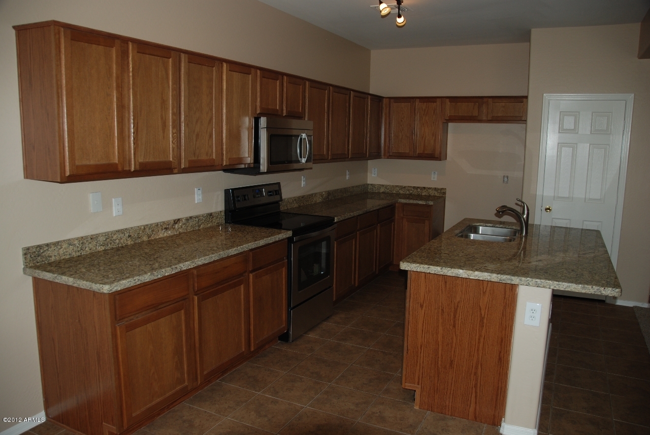 15492 West Redfield Road Surprise, AZ 85379 - Photo 7 of 24 DSC_0447