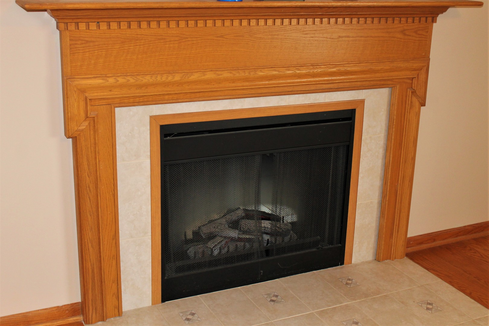 8776 Wolf Road Kingston, IL 60145 - Photo 9 of 35 a view of a living room