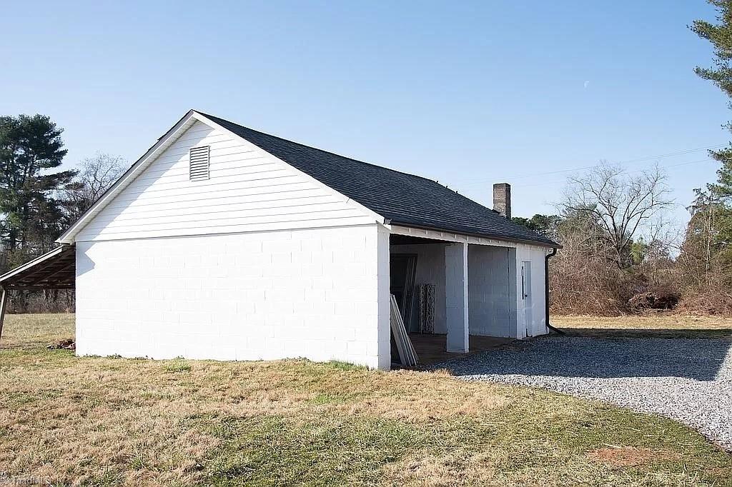 618 Murray Road Elkin, NC 28621 - Photo 8 of 46 Gallery Image 8