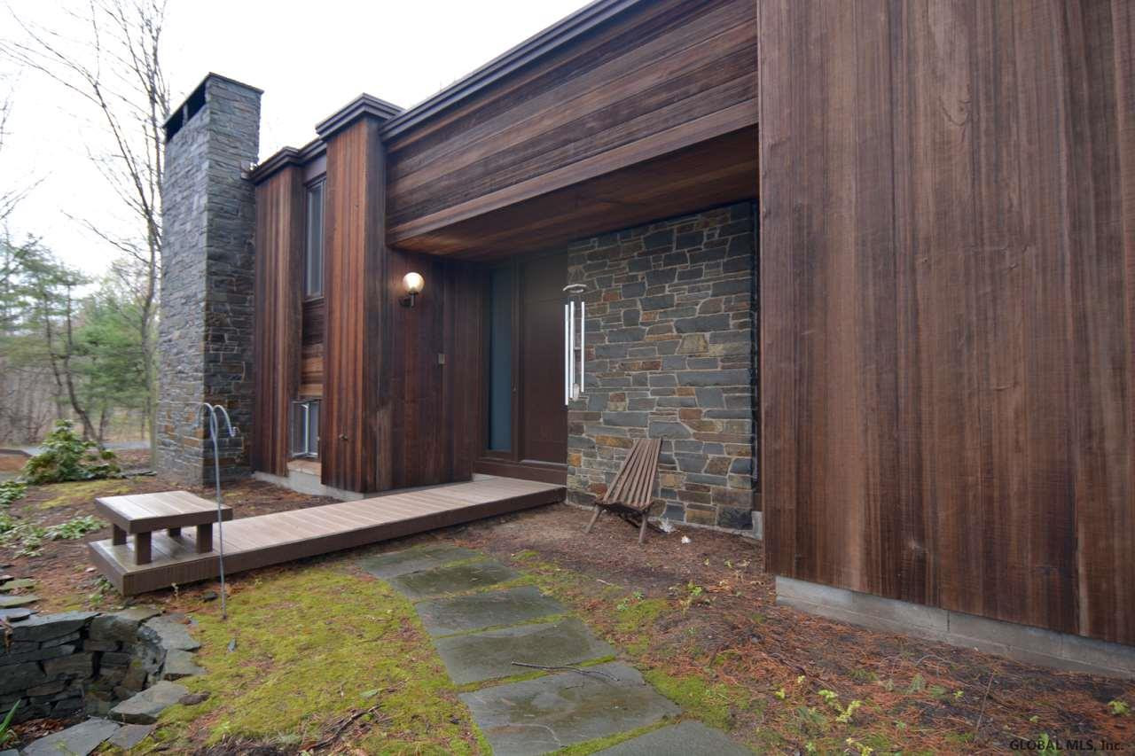 48 Sunset Boulevard Colonie, NY 12205 - Photo 4 of 52 Photo 4