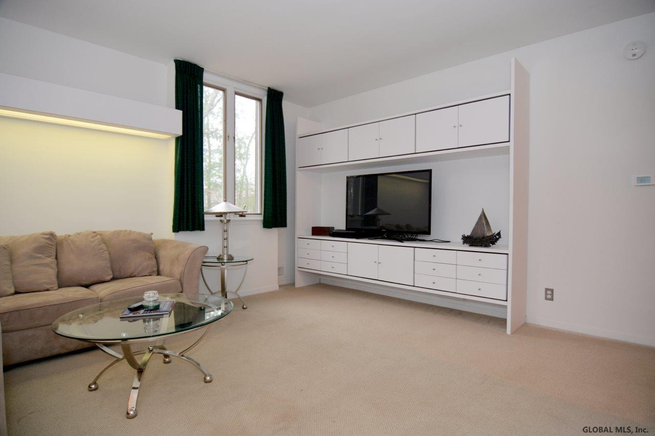 48 Sunset Boulevard Colonie, NY 12205 - Photo 10 of 52 Photo 10