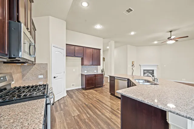 $2,500 | 15114 Winthrop Manor Way, Cypress, TX 77429