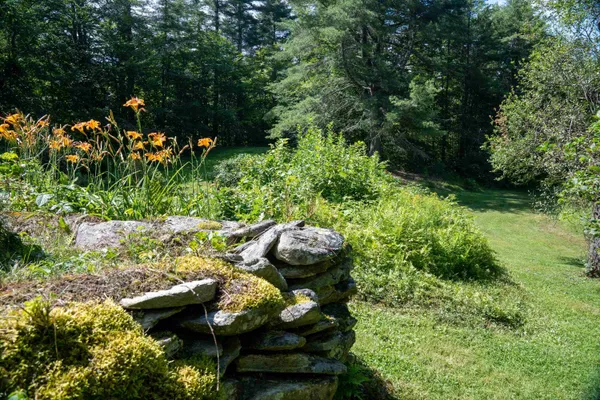 $690,000 | 341 Under The Mountain Road, Londonderry, VT 05155